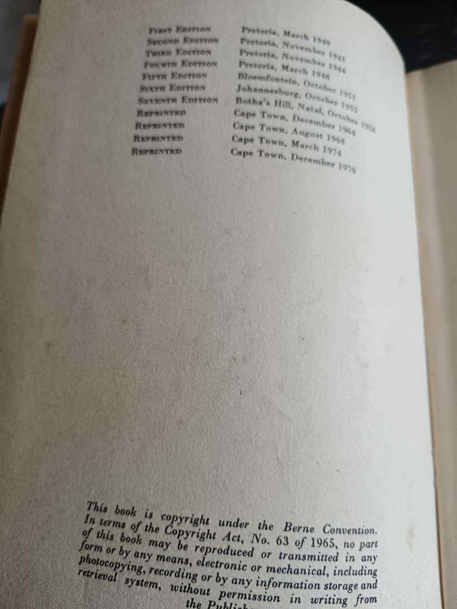 Oumas Cookery Book by Mrs Roy Hendrie