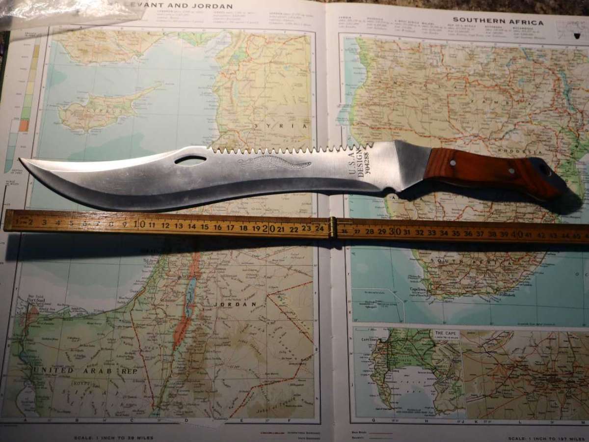 Two very large knives!