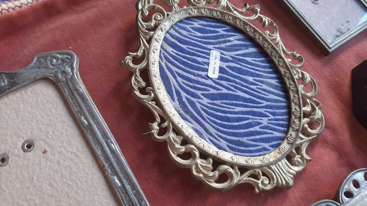 Job lot of small vintage frames 15-20cm