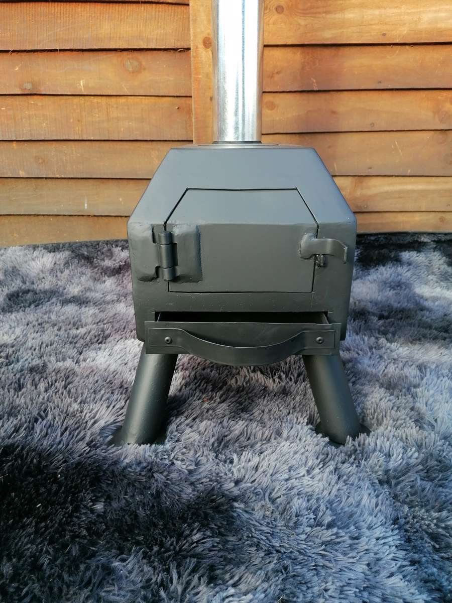 1 plate Rhino coal stove indoor and outdoor new.