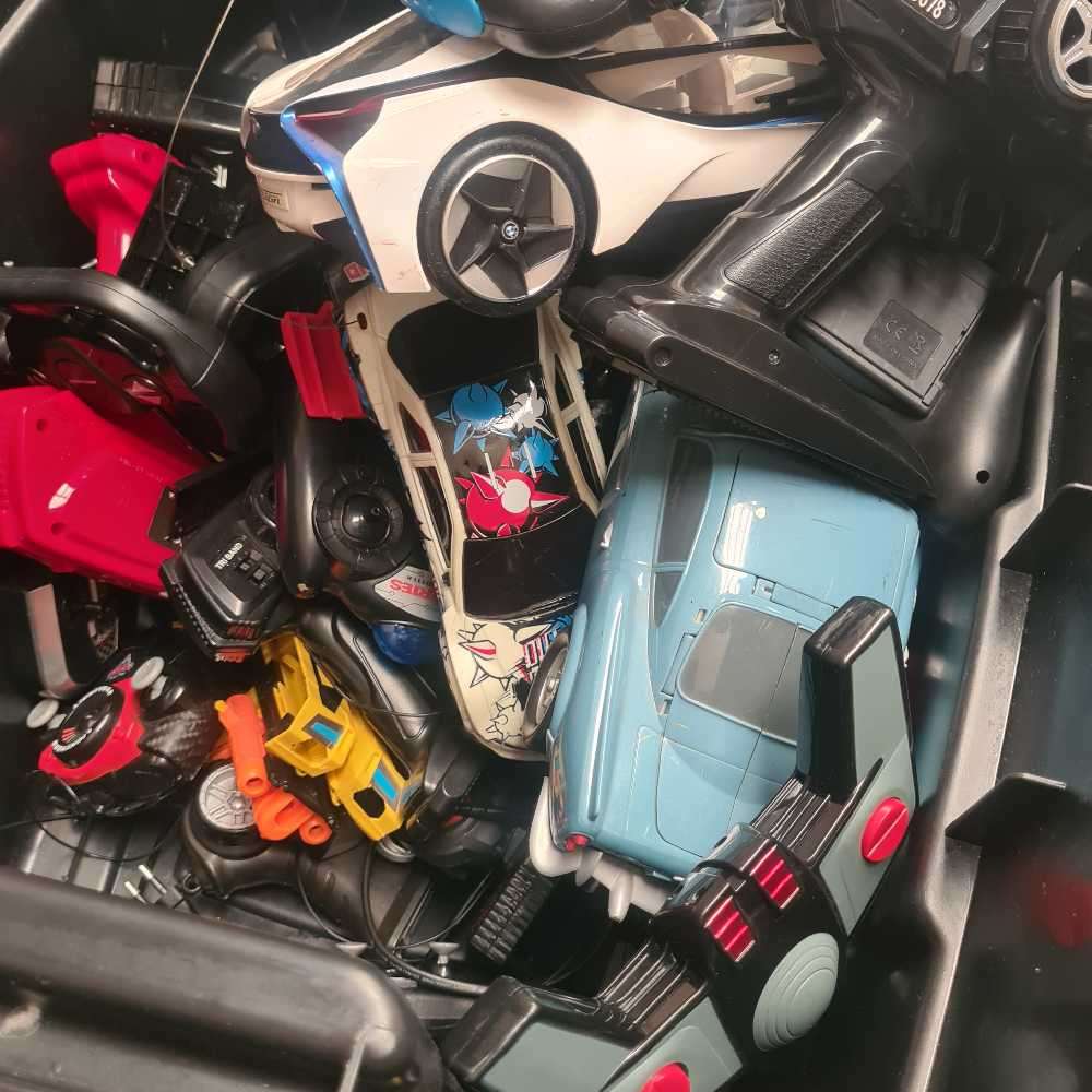 Toys storage lot, toy cars