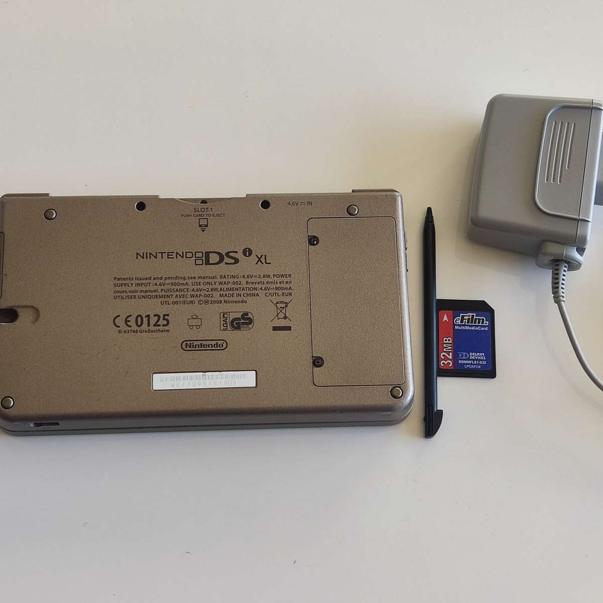 Nintendo Dsi Xl console with original charger