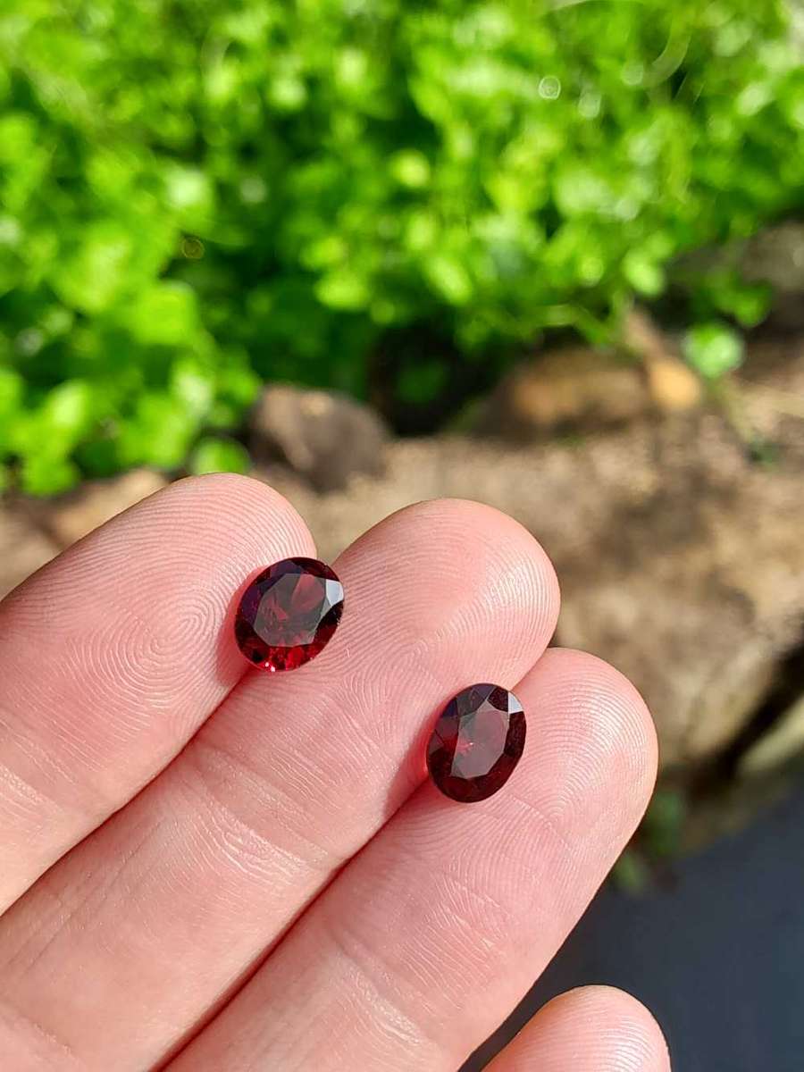 Natural 3.2 Ct Pair Of  Red Garnets
