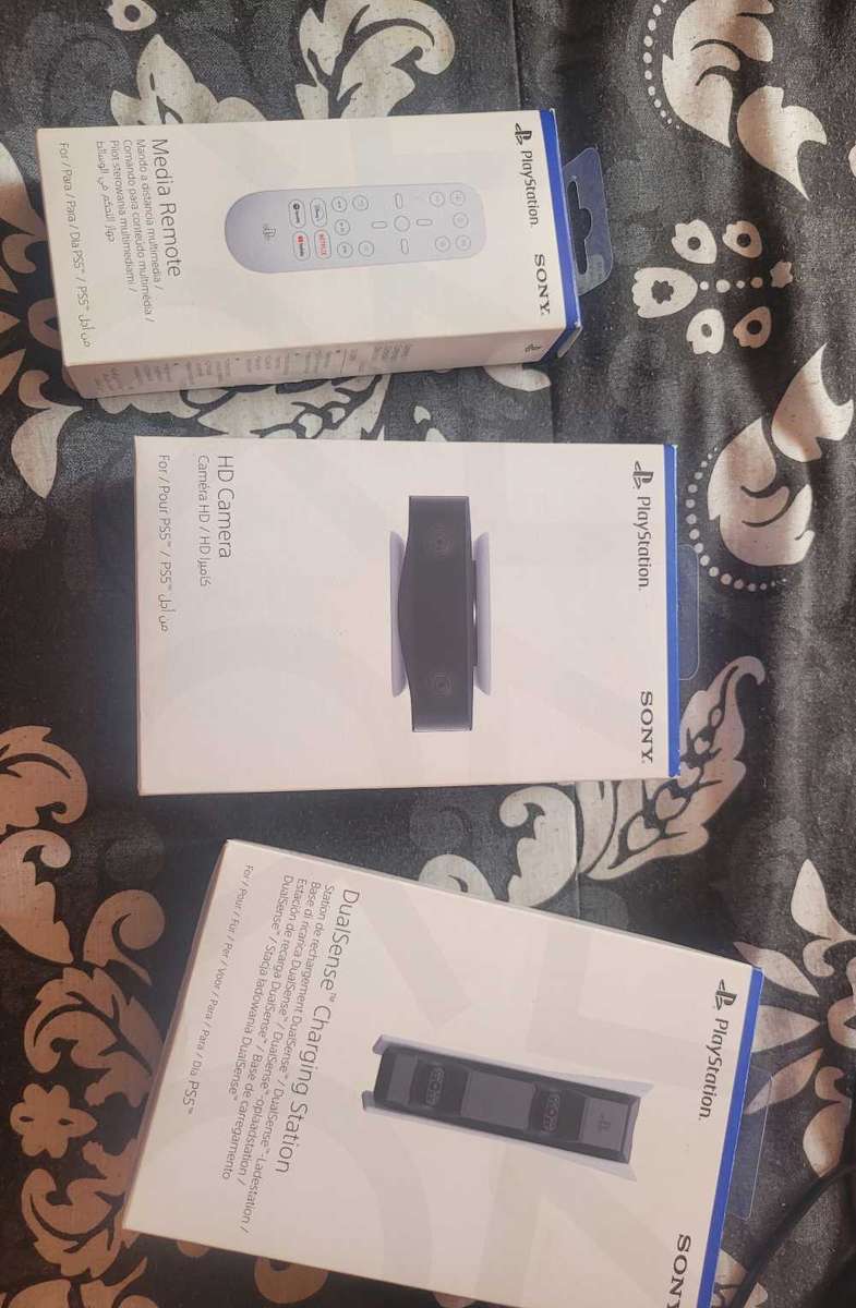 Playstation 5 Disc Edition & Extras