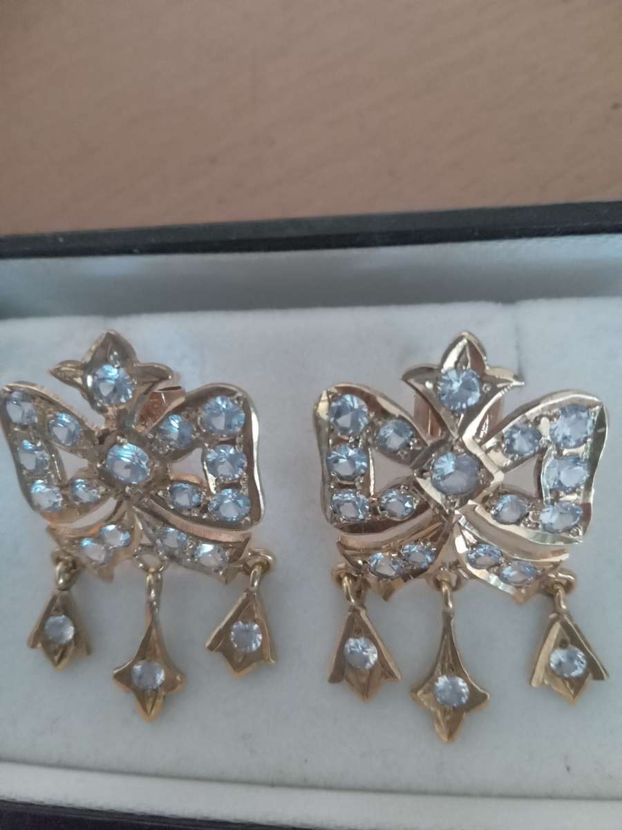 A Pair Of  Antique 18ct Yellow Gold Chandelier Earrings - (8.1g)