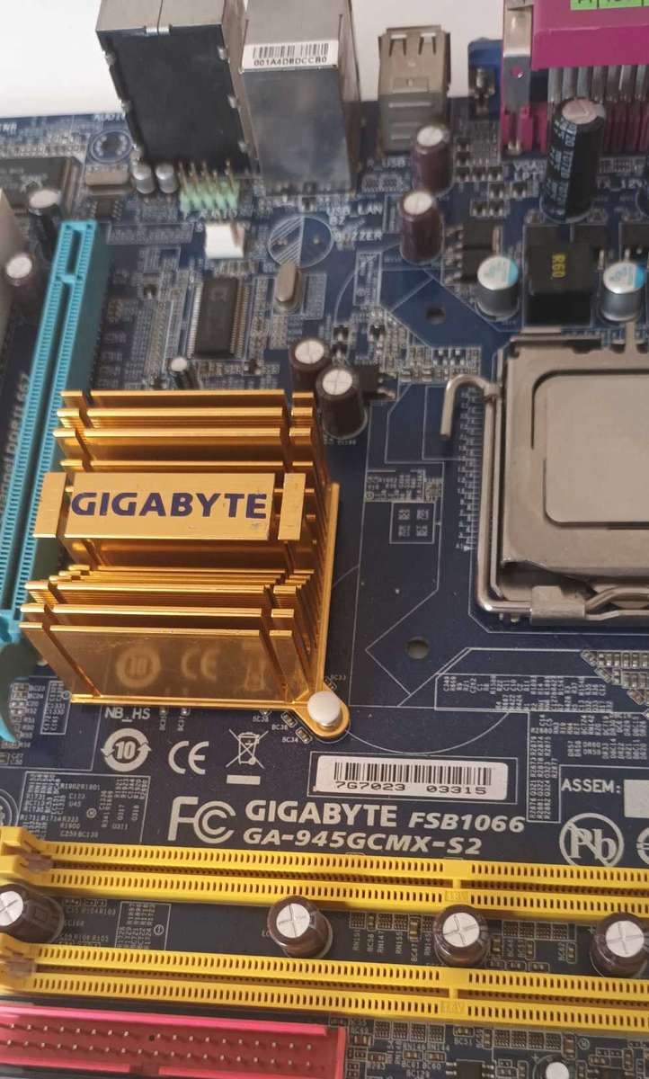 GIGABYTE GA-945GCMX-S2 (rev. 6.6) Motherboard with CPU(PLEASE READ!!!)