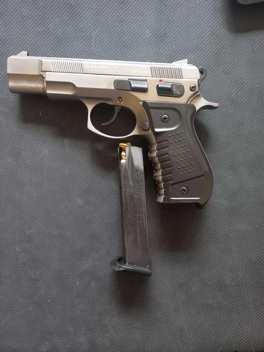 Blank/Prop gun CZ75 replica
