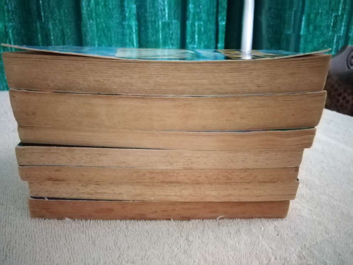 Douglas Adams 7 novels