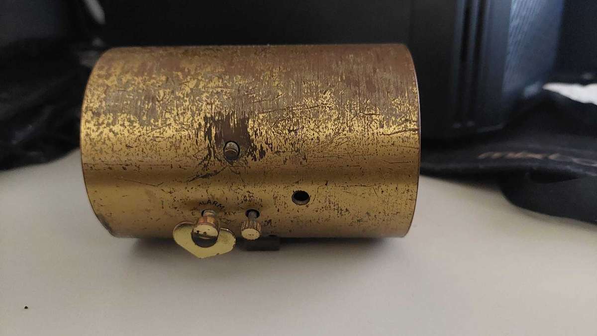 Swiza 8 Calendar alarm clock