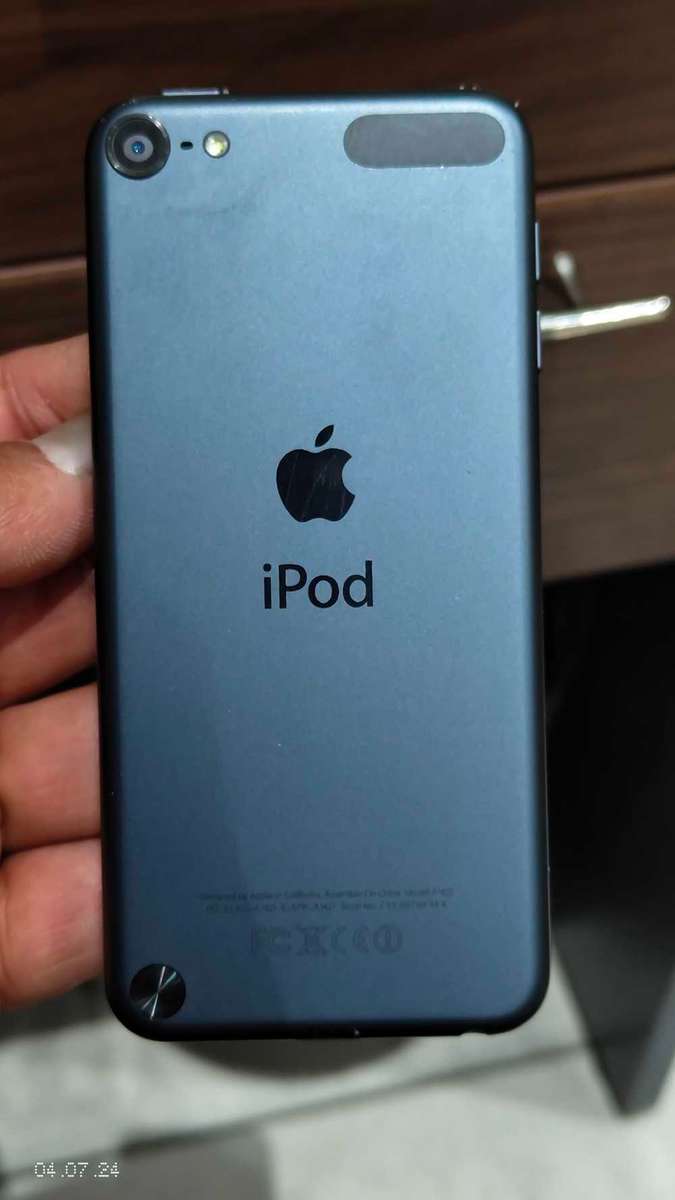 iPod Touch(5th Gen)32GB black clean condition (Pre Owned)