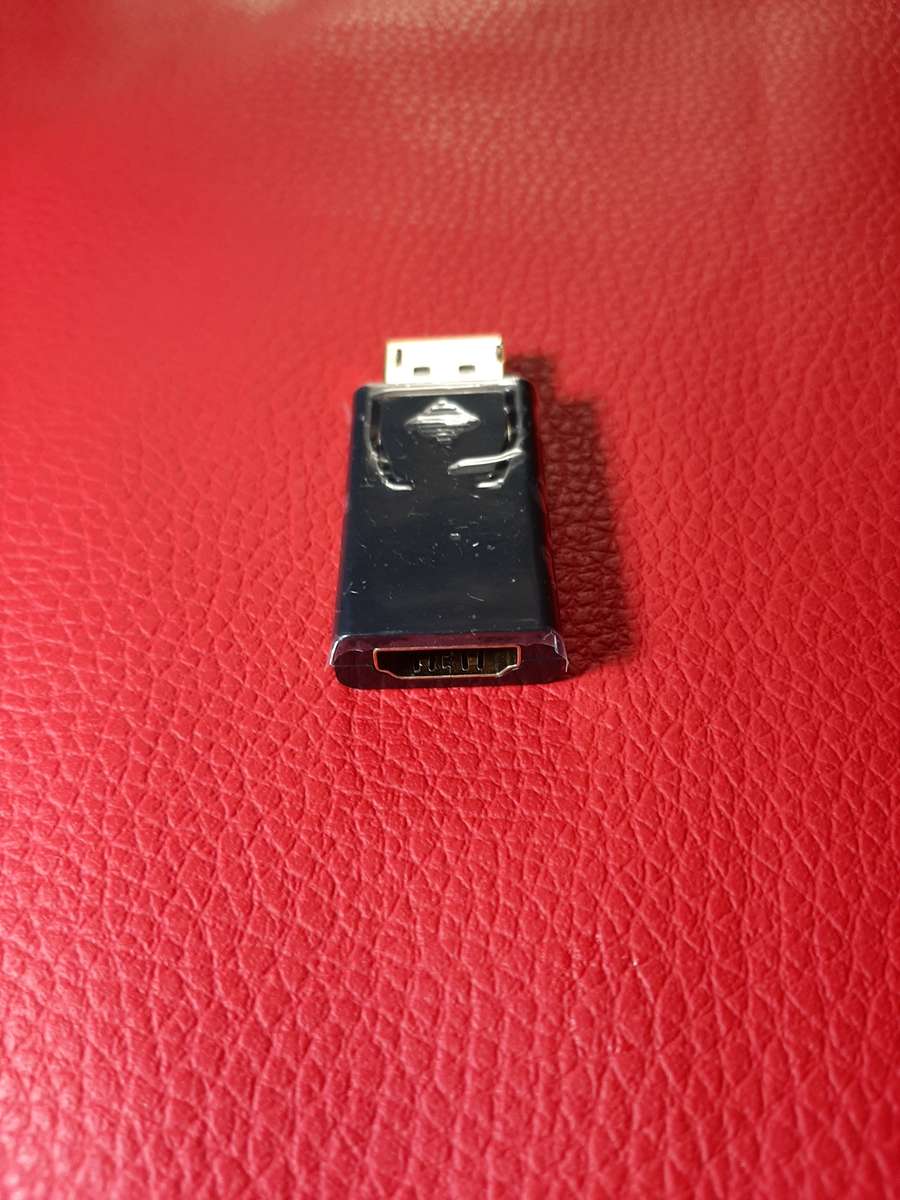 DisplayPort to HDMI adapter