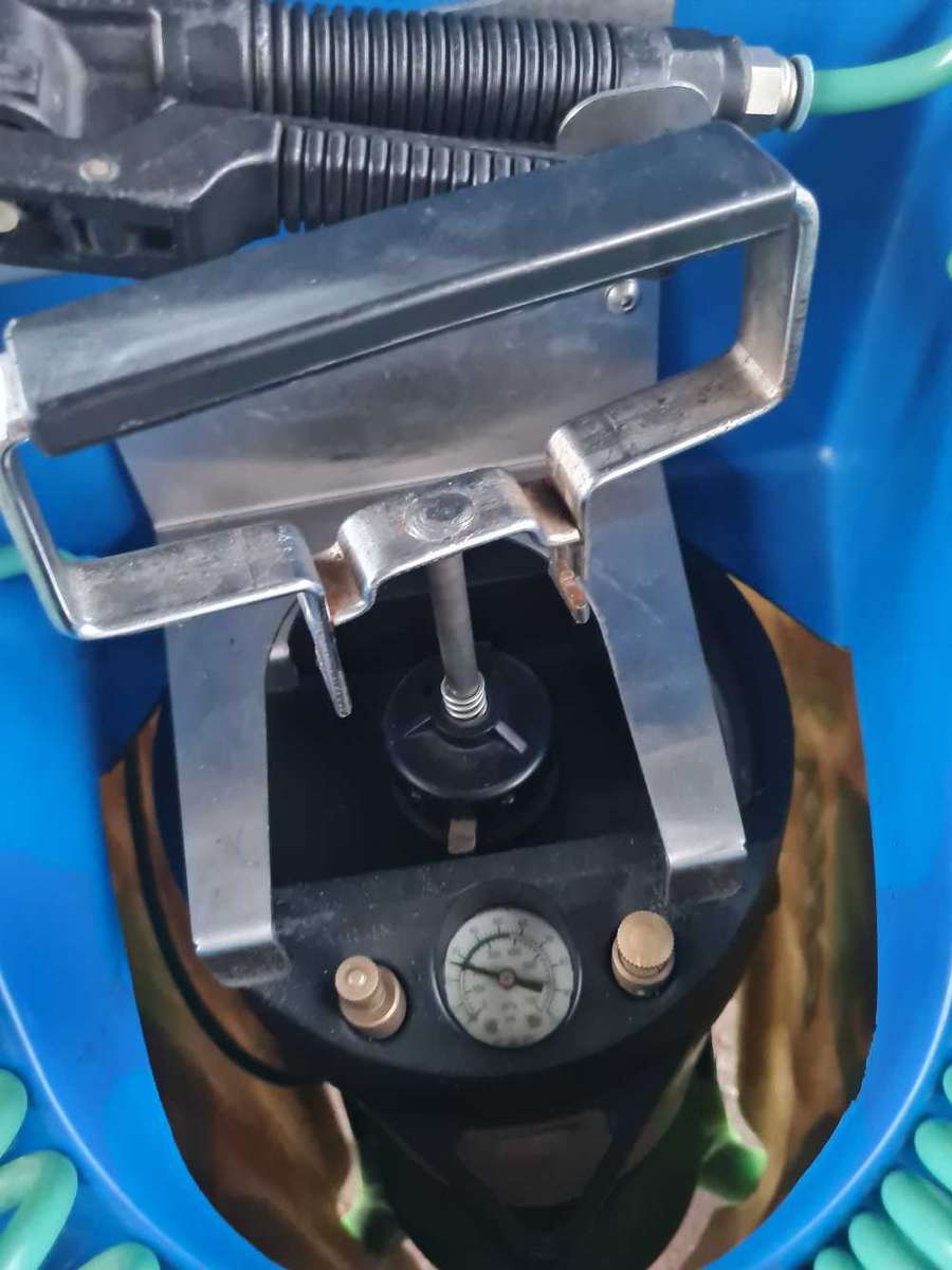 Green machine waterless Car wash system