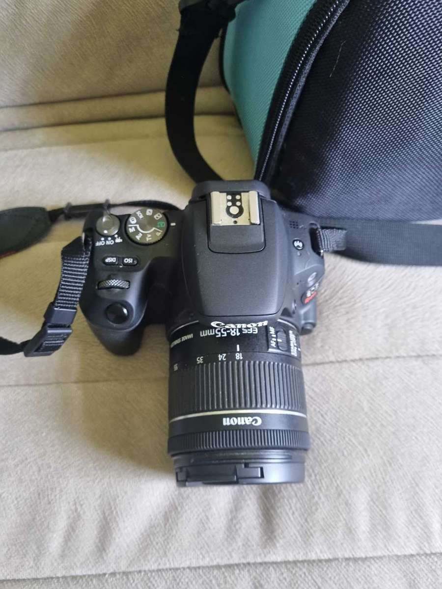 Canon EOS  Rebel SL2/200D