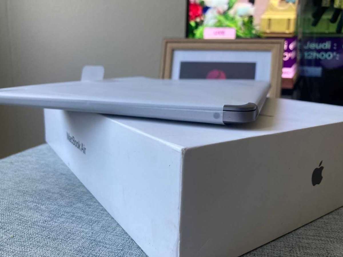 2020 Apple Macbook Air M1 Chip 8GB RAM unified Memory 256GB SSD Storage Space Grey