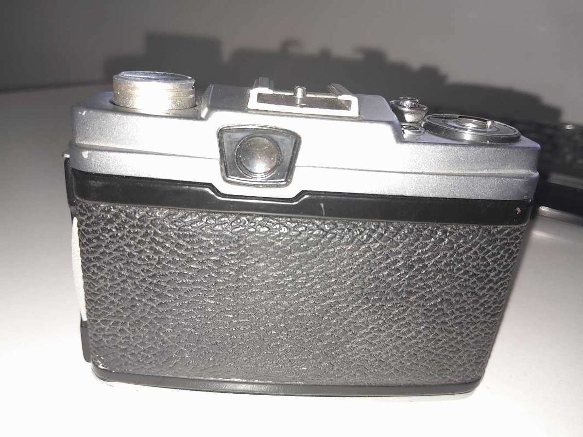 Vintage petri junior camera