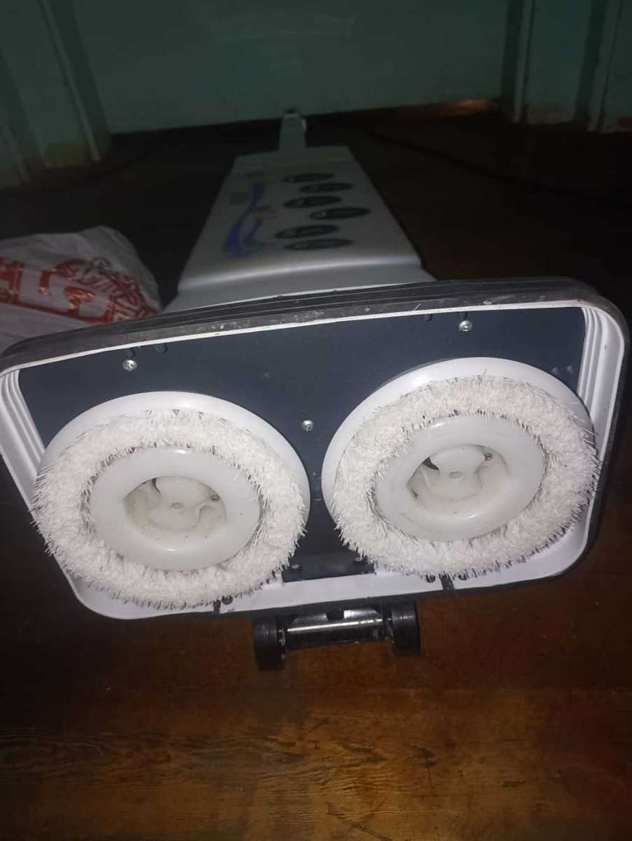 ELECTROLUX 6 in 1 carpet shampooer