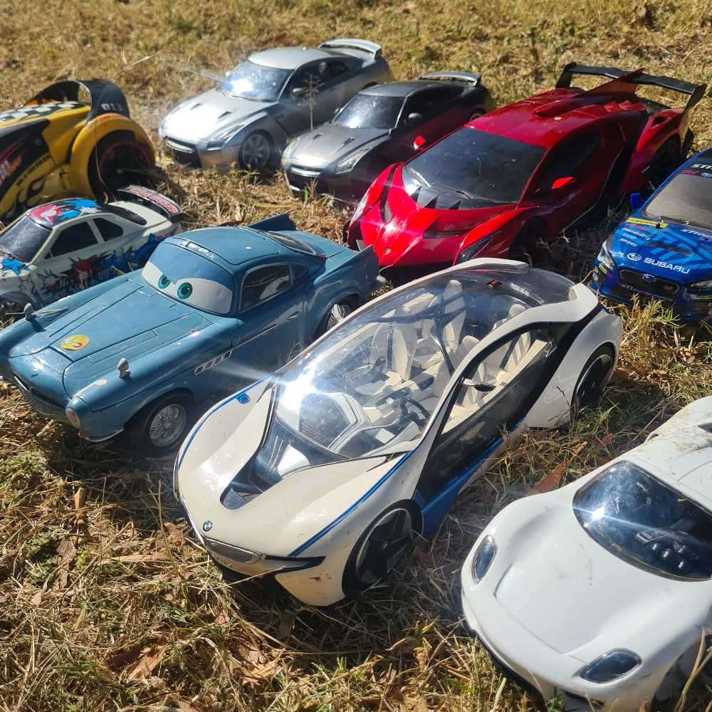 Toys storage lot, toy cars