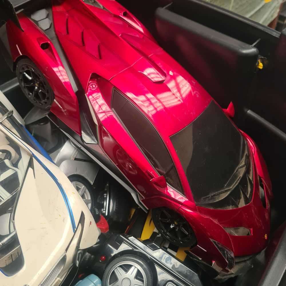 Toys storage lot, toy cars