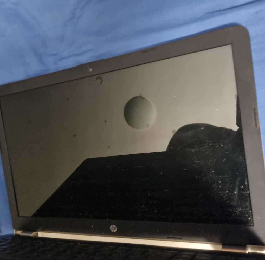 HP 15 bs105ni for parts or repair