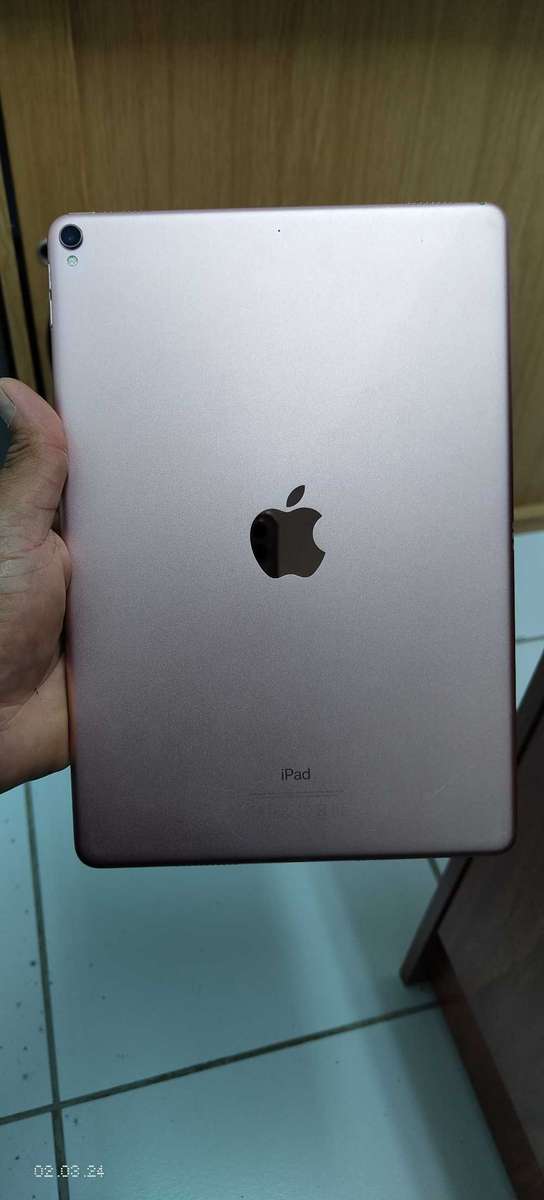 iPad Pro 10.5" Wi-Fi ONLY 2017 Rose Gold (Pre Owned)