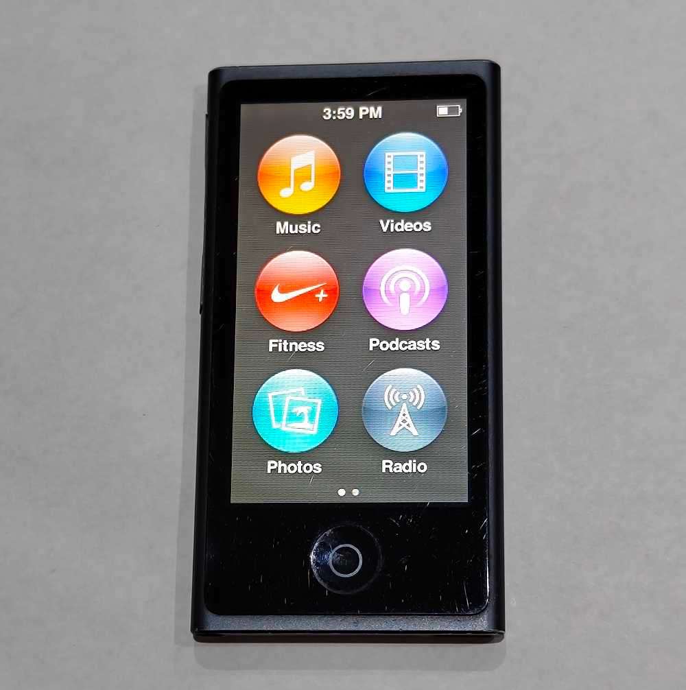iPod Nano (7th gen) 16GB black (pre Owned)