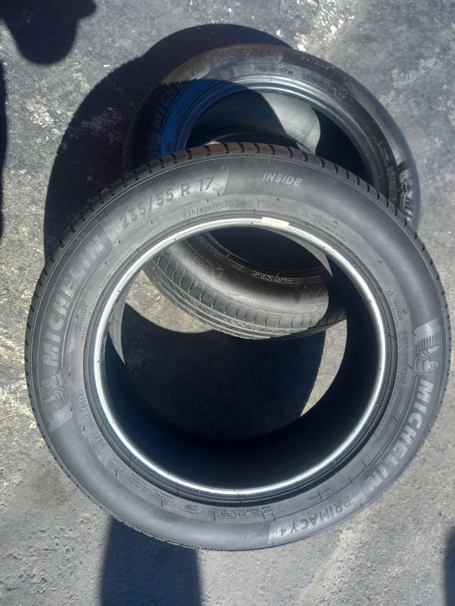 235/55/17 Michelin Primacy 4. 75% life