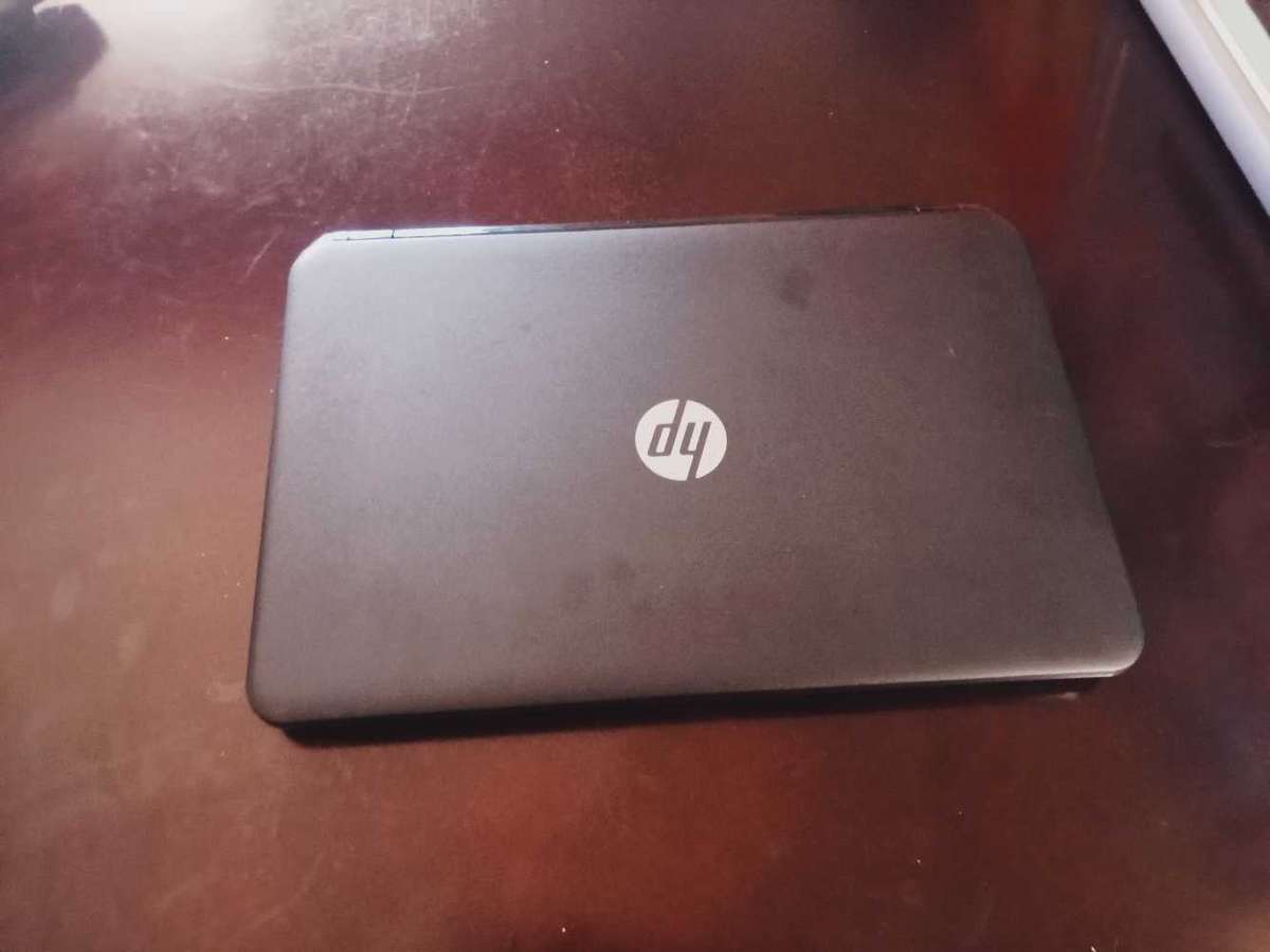 17` 250 HP Laptop with a bag