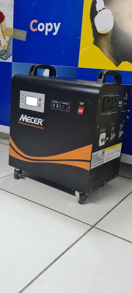 Mecer m-1000w inverter with battery.