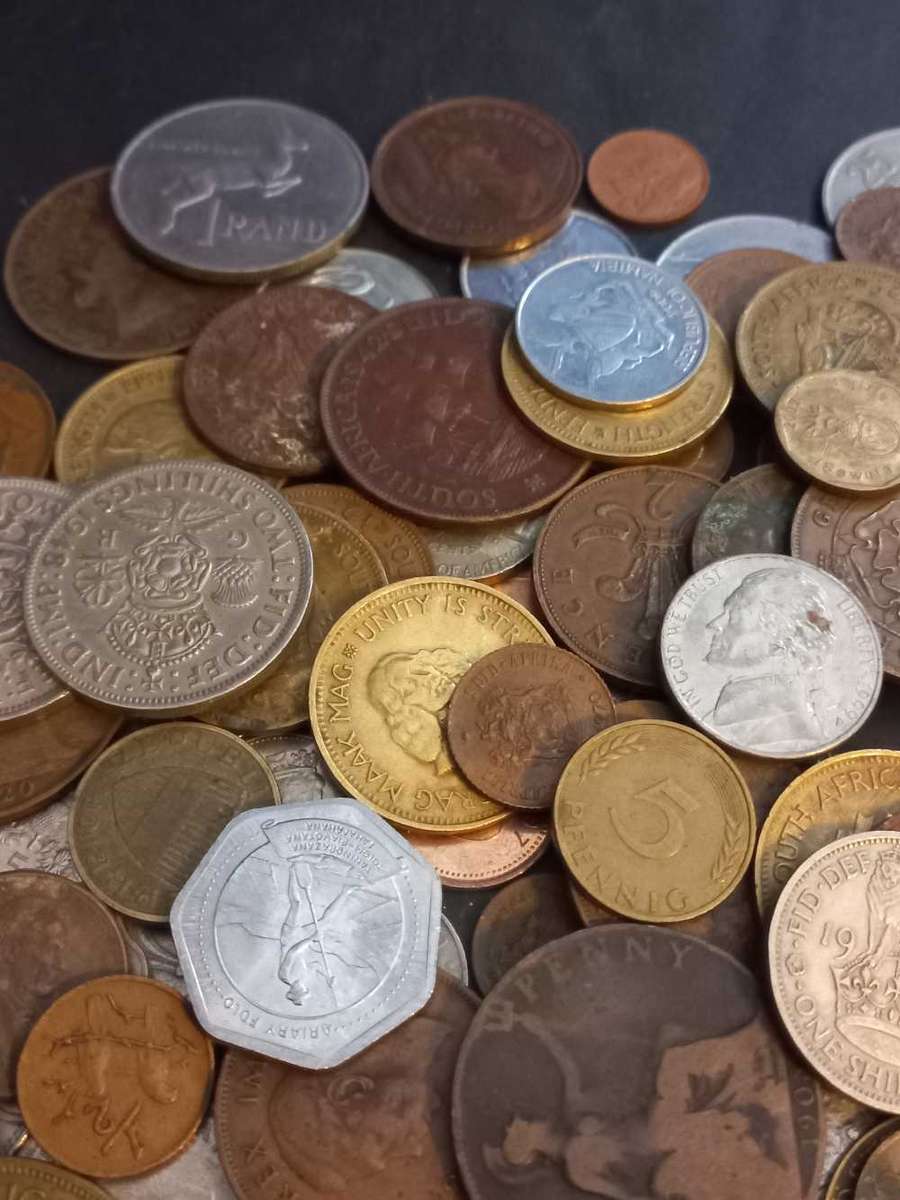 150 Mixed international coins