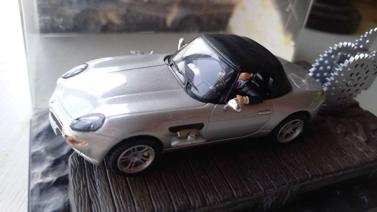 007 BMW Z8 - The World is Not Enough