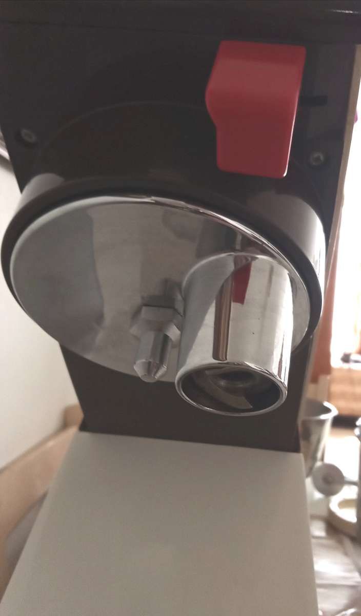 KENWOOD A901 MIXER WITH LIQUIDIZER.BRAND NEW MOTOR. EXCELLENT WORKING CONDITION.