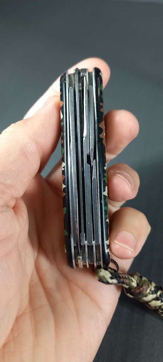 Victorinox pocket knife Multilayers Officers Suisse