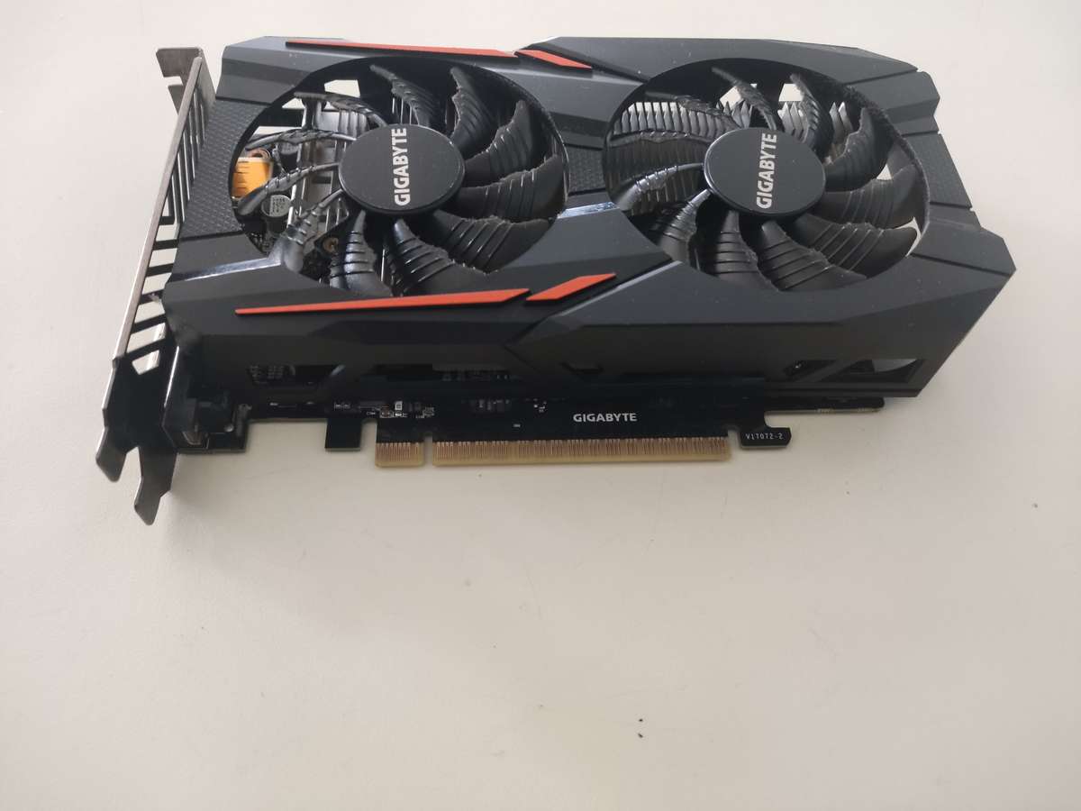 Gigabyte GTX1050 Ti 4GB GDDR5 Graphics card**No External power Needed**Amazing Little card