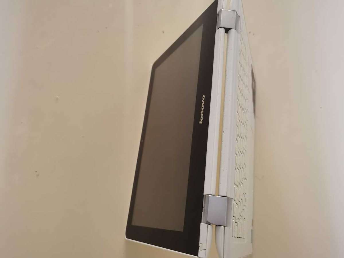 TOUCH SCREEN LENOVO YOGA 300 Intel® N3060 | 4GB RAM | 500 GB SATA DRIVE