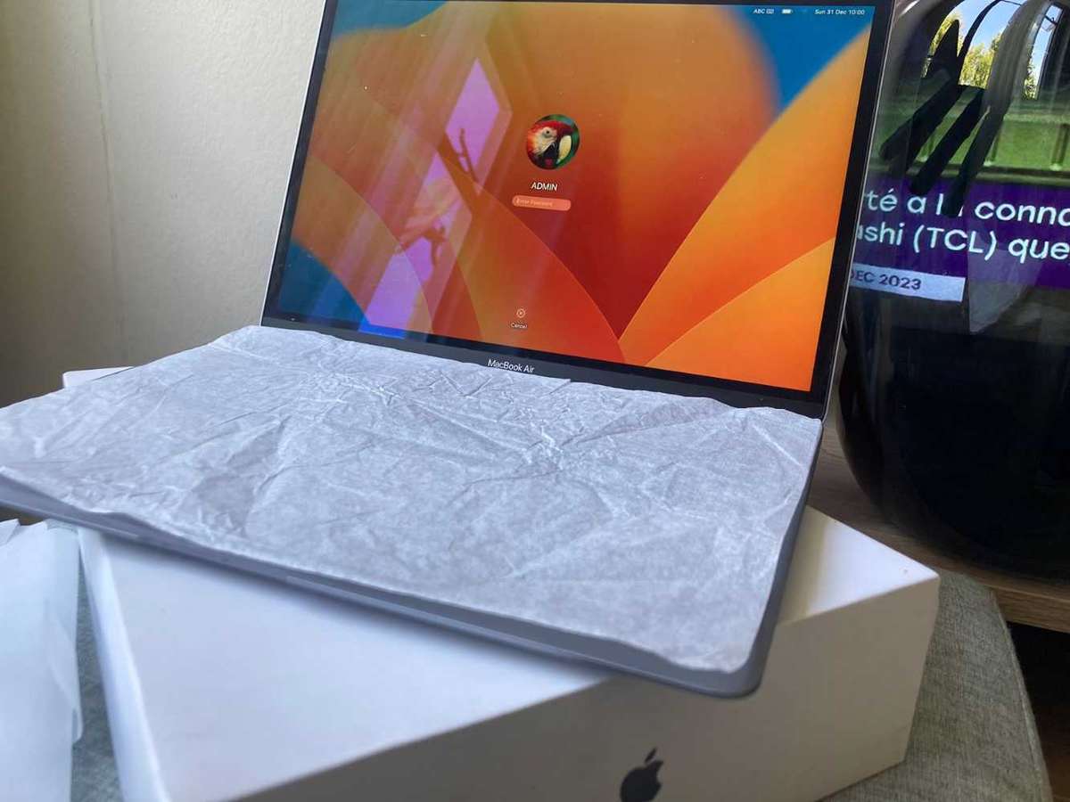 2020 Apple Macbook Air M1 Chip 8GB RAM unified Memory 256GB SSD Storage Space Grey