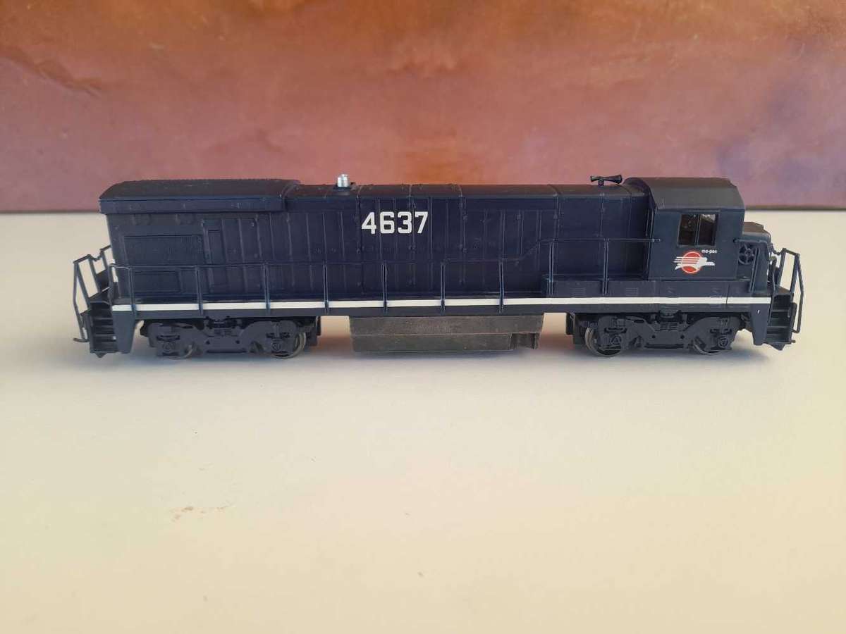 HO BACHMANN DIESEL LOCOMOTIVE GE 830-7