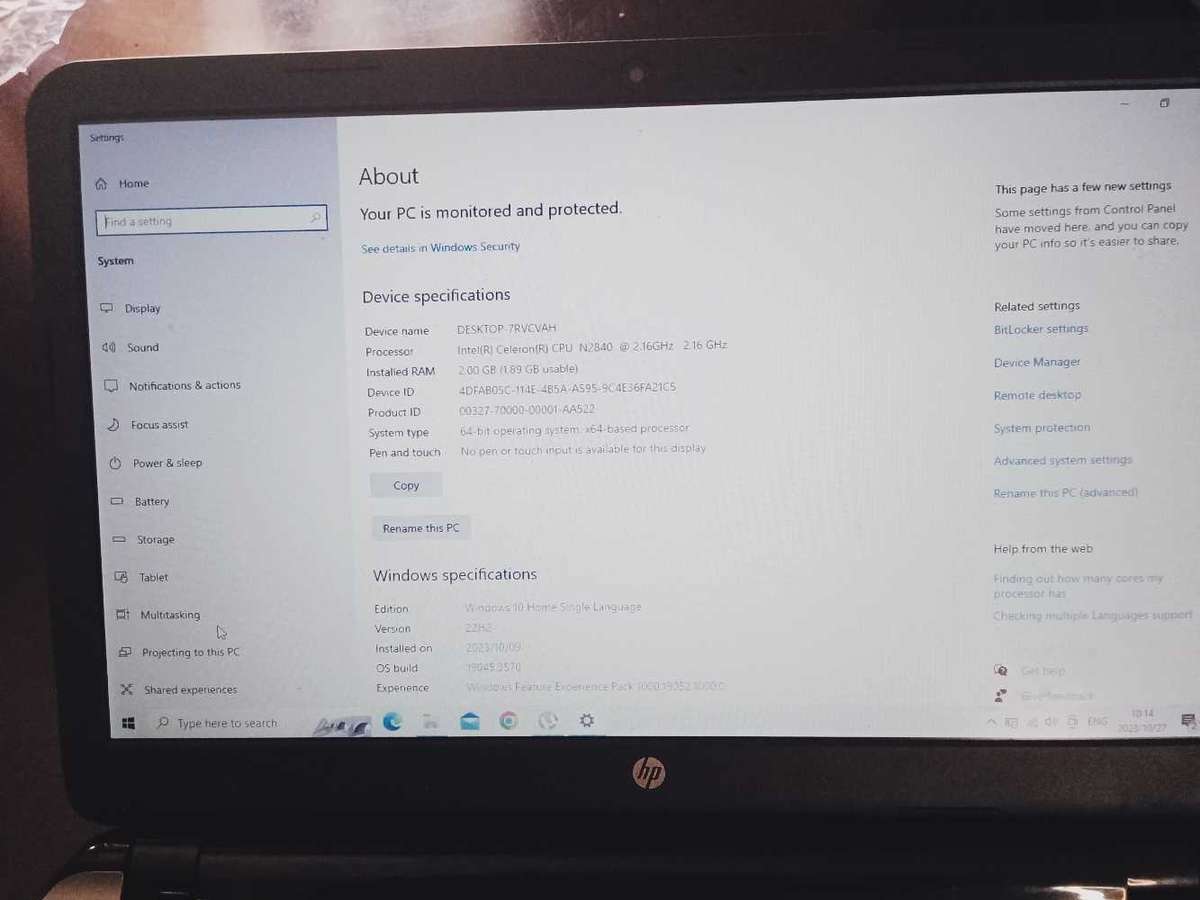 17` 250 HP Laptop with a bag