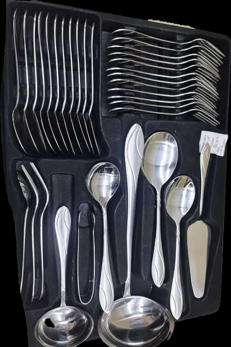 84 Piece Cutlery Set