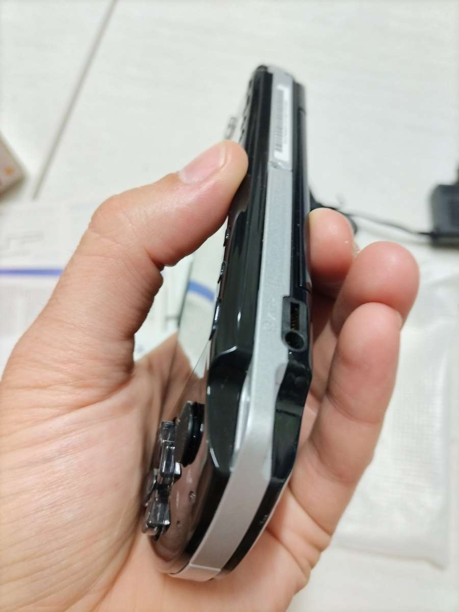 Sony Psp 3000 piano black boxed in mint condition