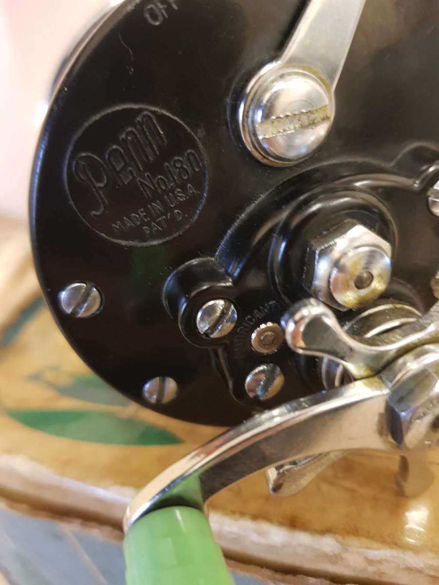Penn 180 . Backelite spool. Including original box.