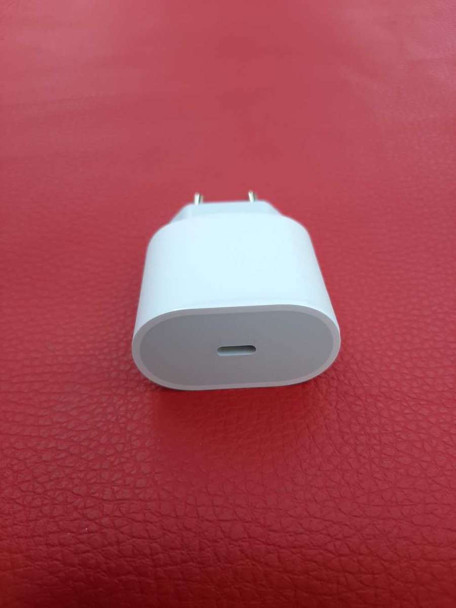 Apple Iphone type C 20w fast charger ( Original )