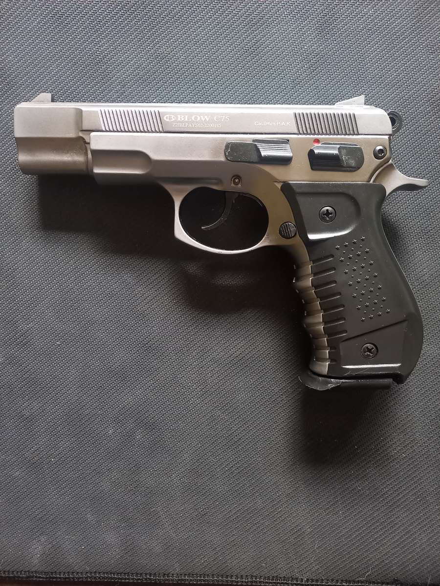 Blank/Prop gun CZ75 replica