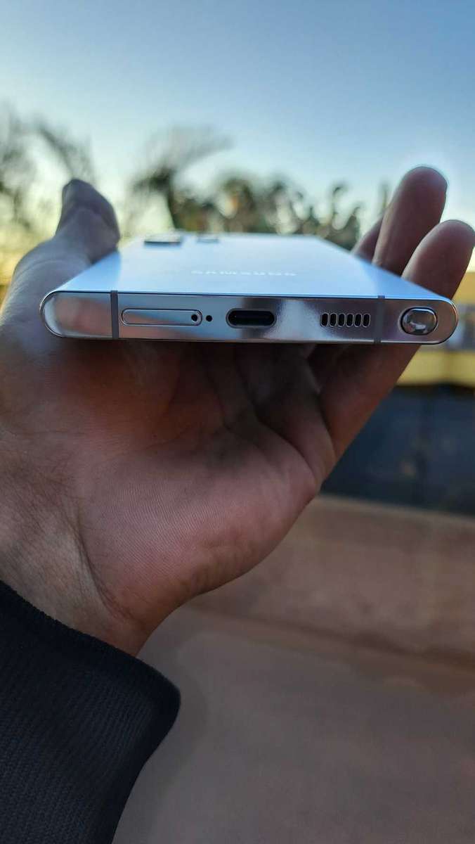 Samsung Galaxy S22 Ultra - Dual Sim 256GB