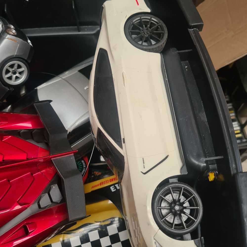 Toys storage lot, toy cars