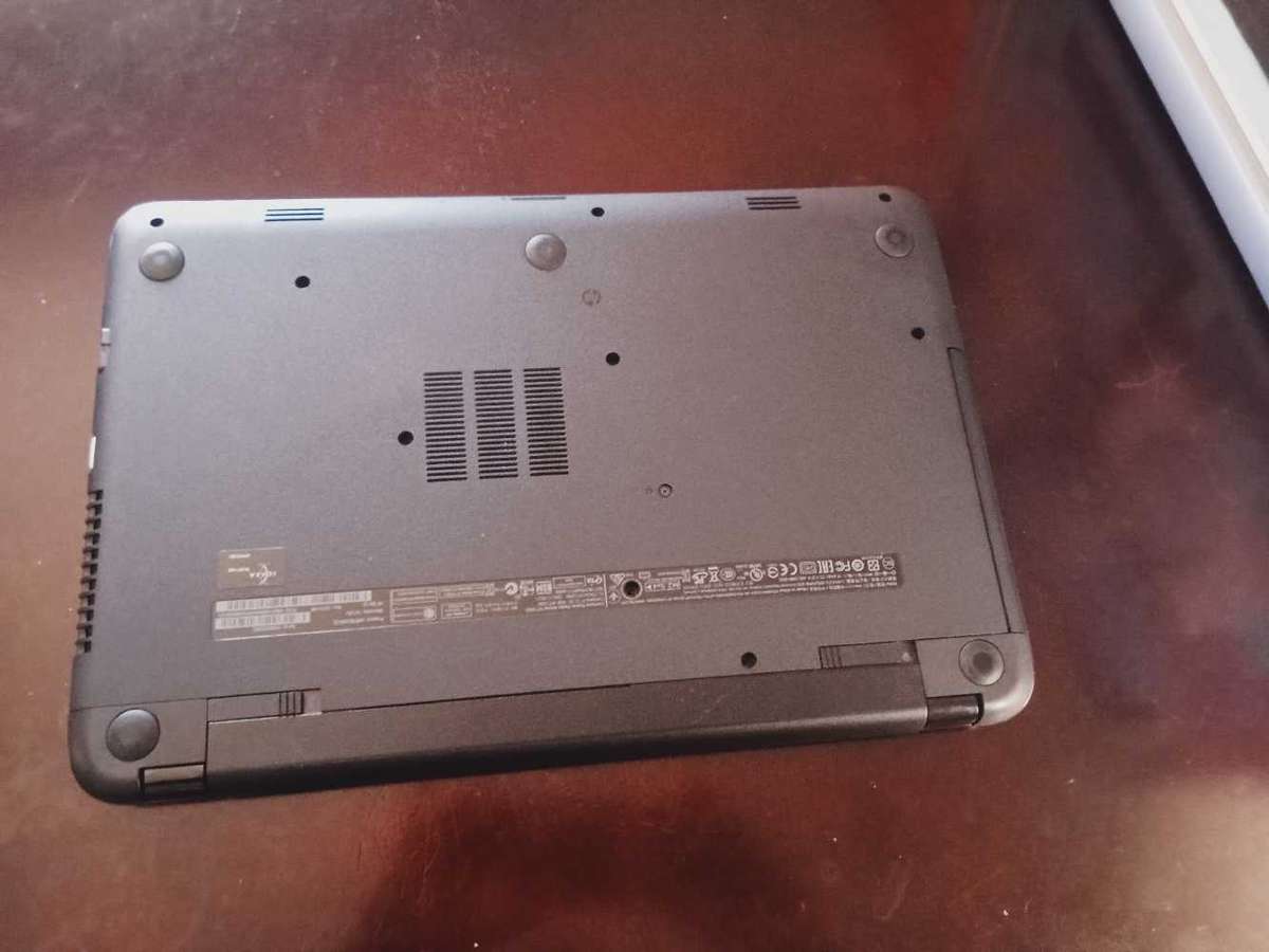 17` 250 HP Laptop with a bag