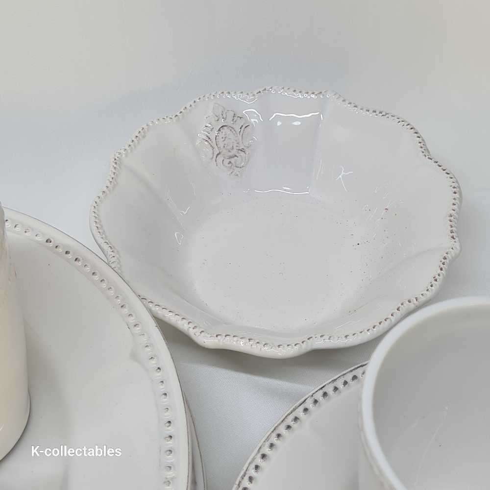 25 pcs ceramic/porcelain table set. Hand made. Biggie best.