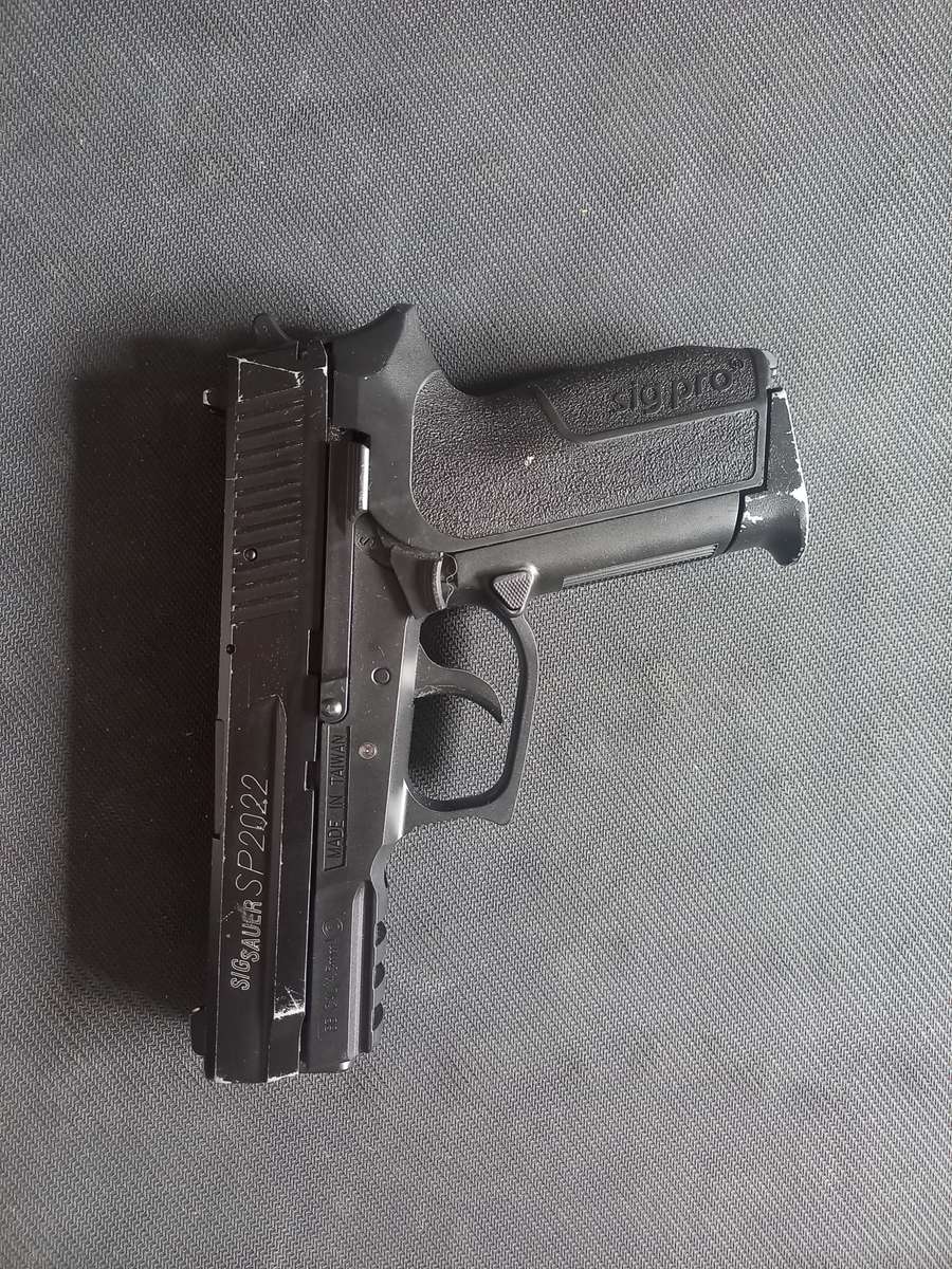 CO2 airsoft pistol Sig Sauer SP2022 4.5mm cal.