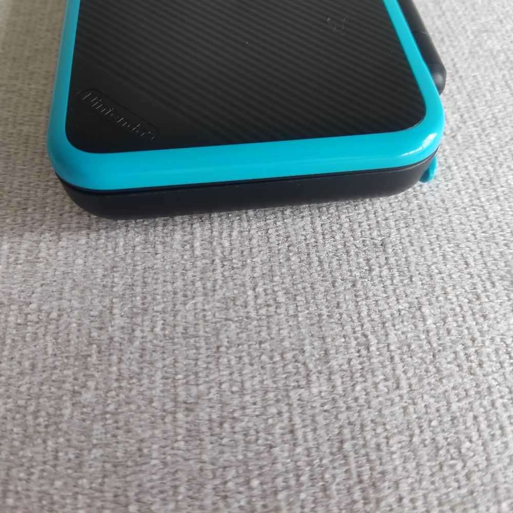 `New` Nintendo 2ds xl console with original charger