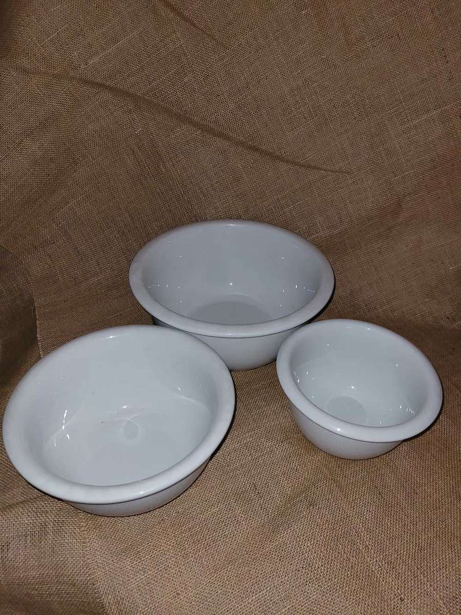 Set of 3 heavy glass mixing bowls