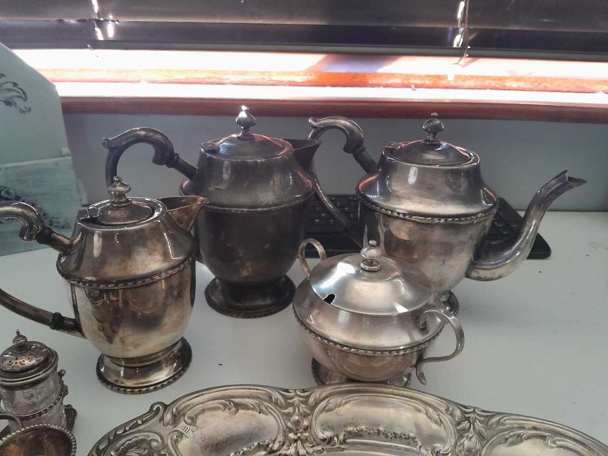 Vintage Teapots ect